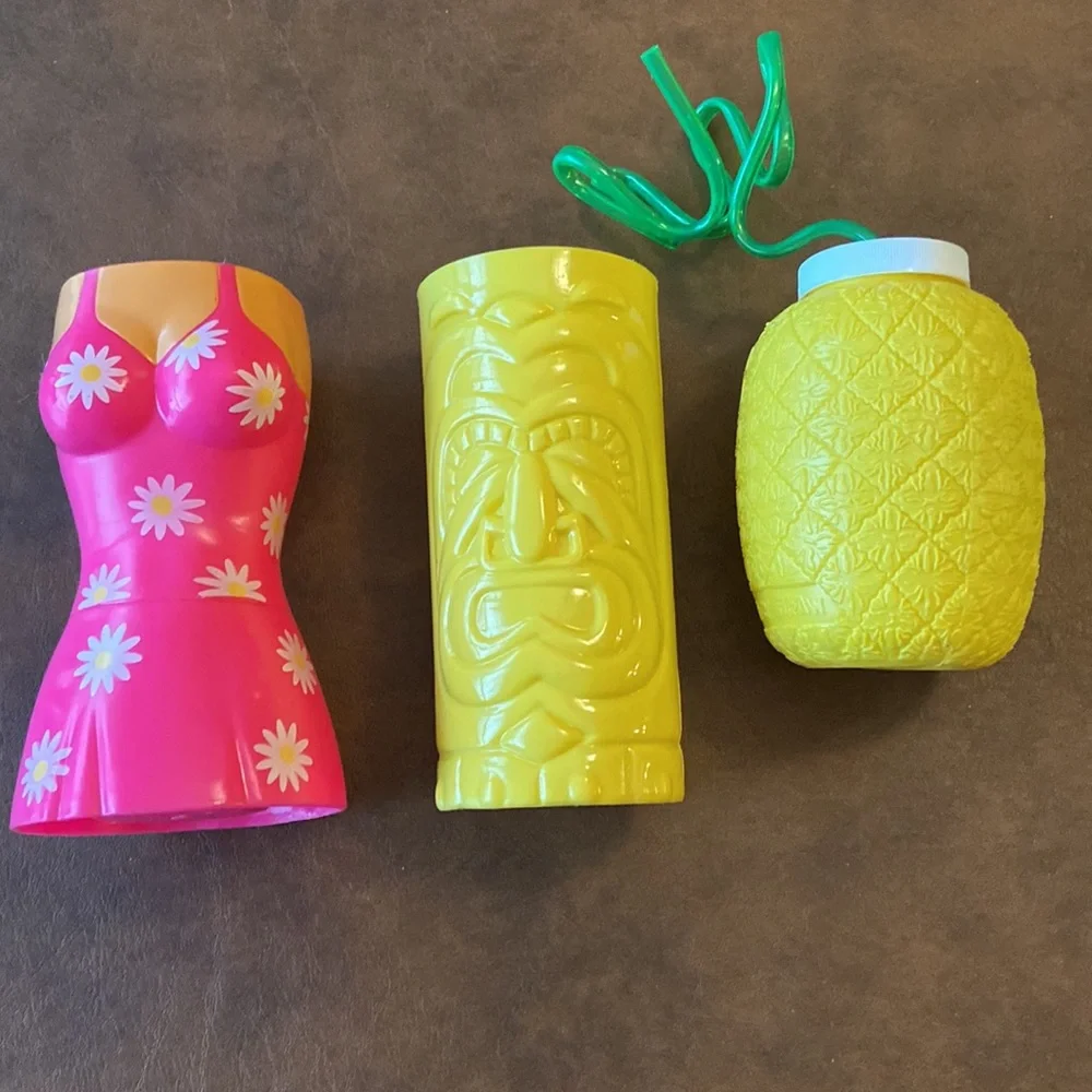 Hawaiian Luau Party Items
